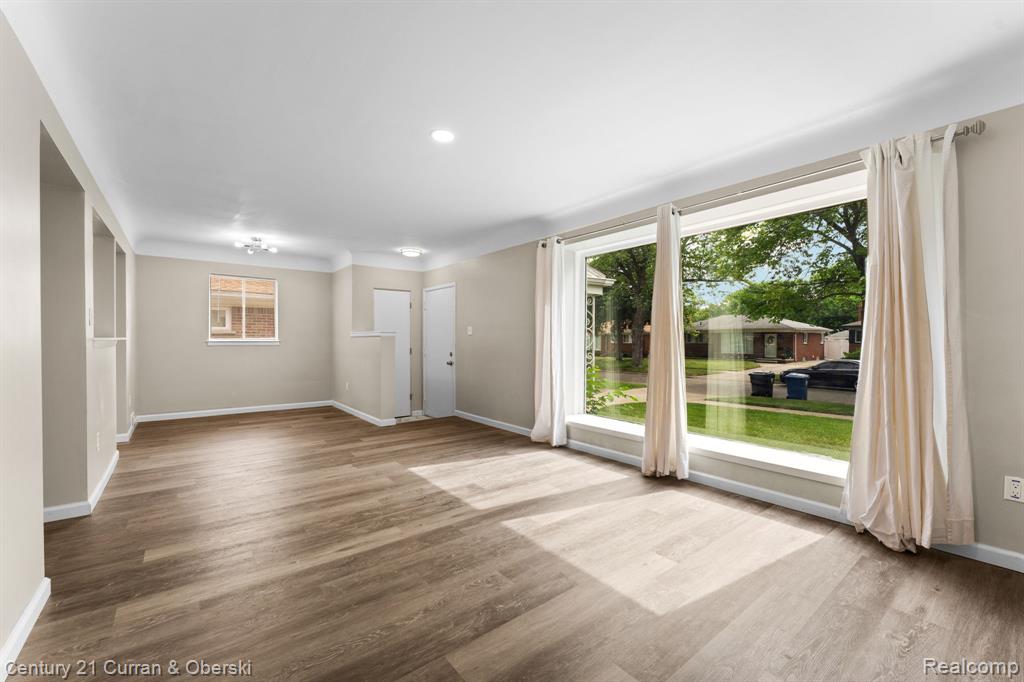 9077 Riverview Avenue, Redford, MI 48239 — Photo 3