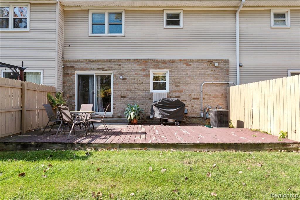 13365 LAKE POINT Boulevard, Belleville, MI 48111 — Photo 45