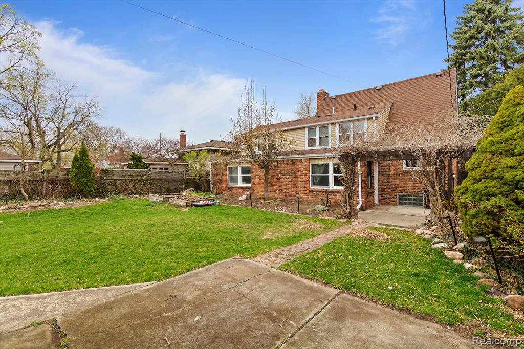 716 WOODLAWN Avenue, Royal Oak, MI 48073 — Photo 35