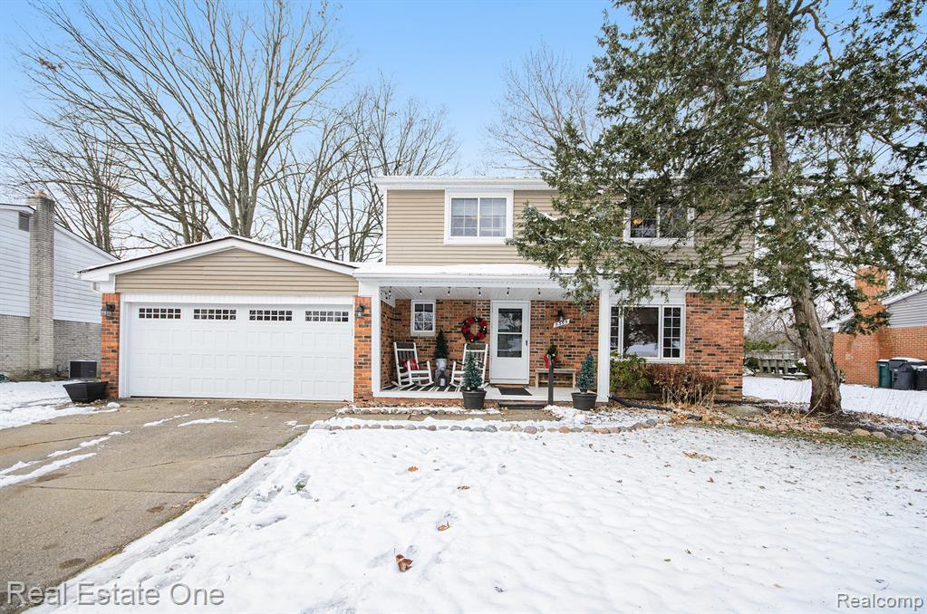 5395 English Drive, Troy, MI 48085 — front exterior