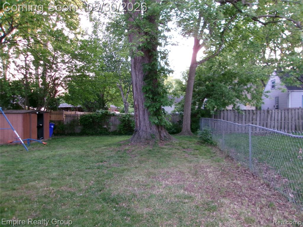 7507 W Parkway Street, Redford, MI 48239 — Photo 4
