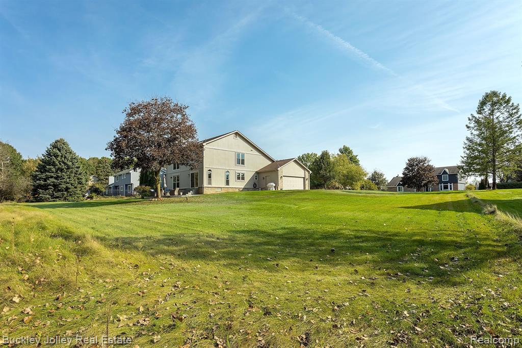 2038 CUMBERLAND Drive, Brighton, MI 48114 — Photo 27