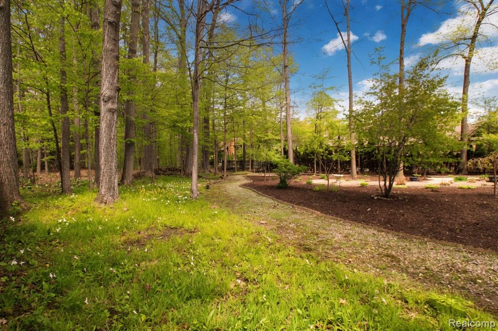 1305 Kings Pointe Road, Grand Blanc, MI 48439 — Photo 15