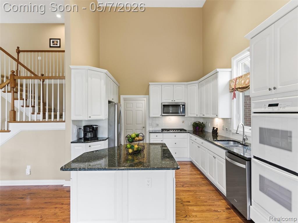 3874 Kaeleaf Road, Lake Orion, MI — Photo 11