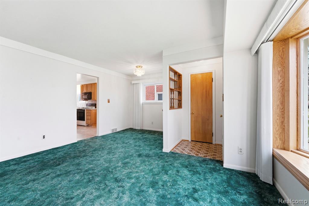15225 Poplar Street, Southgate, MI 48195 — Photo 5