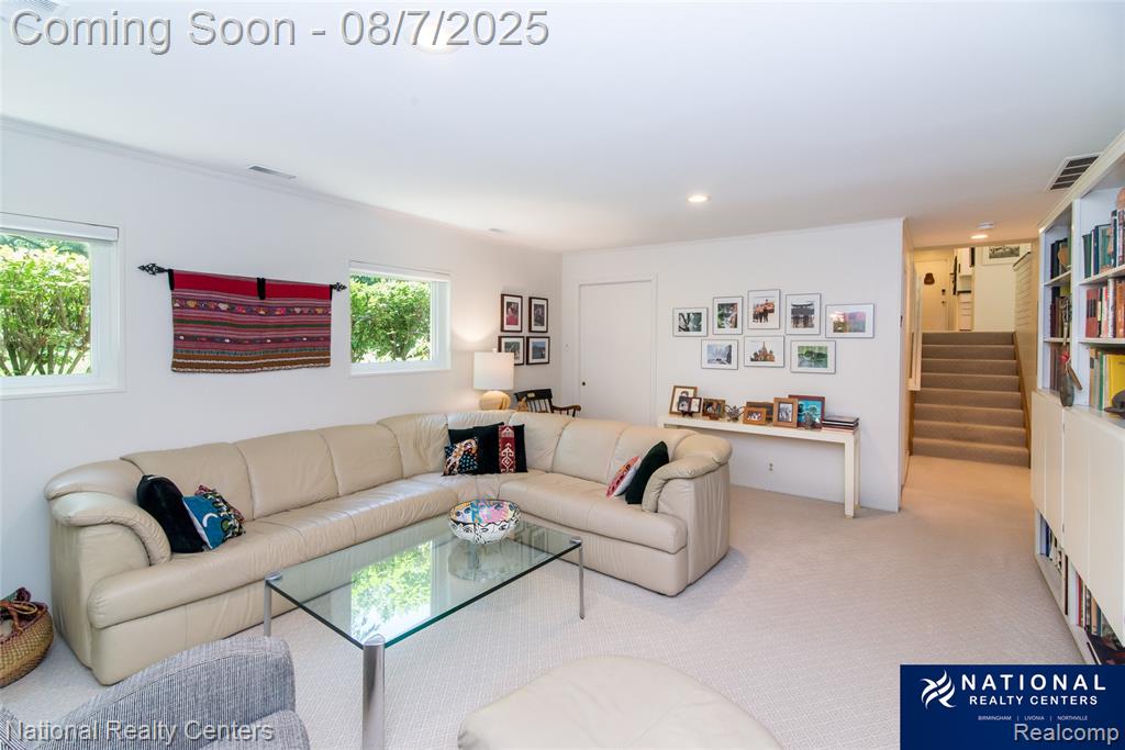 4933 Malibu Drive, Bloomfield Hills, MI 48302 — Photo 57