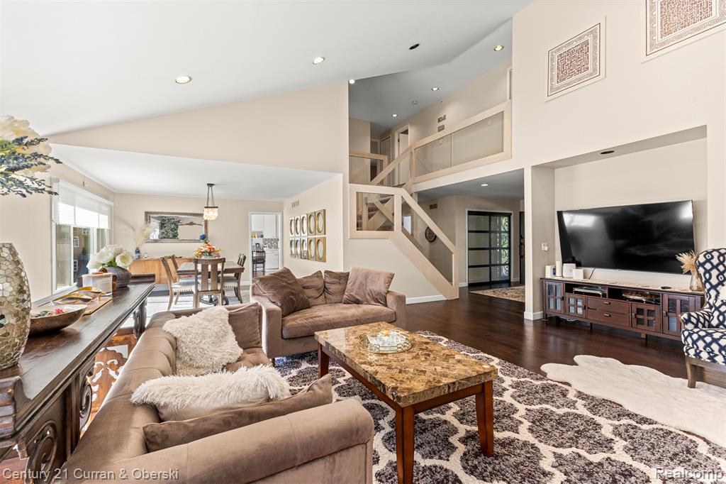 5084 Champlain Circle, West Bloomfield, MI 48323 — Photo 12
