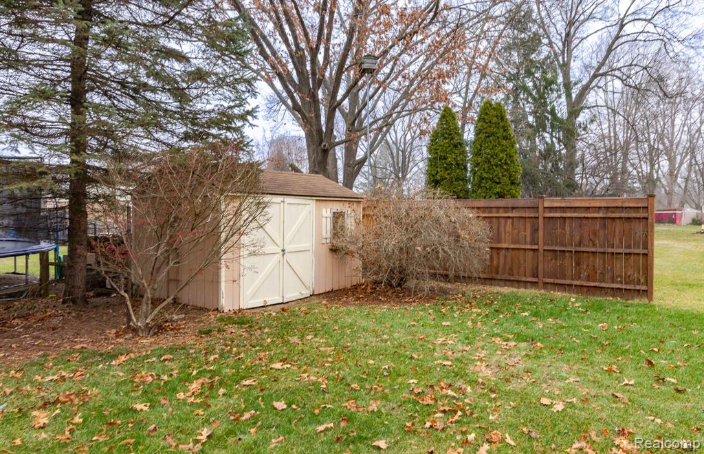 5285 WOODCREEK Trail, Clarkston, MI — Photo 46