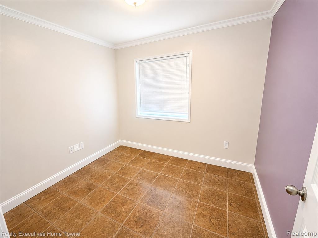 1097 S Lapeer Road, Oxford, MI 48371 — Photo 8