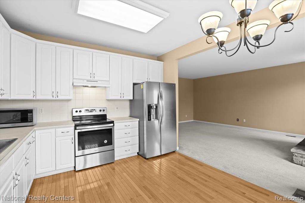 49944 Blackberry Trail, 55, Novi, MI — Photo 8