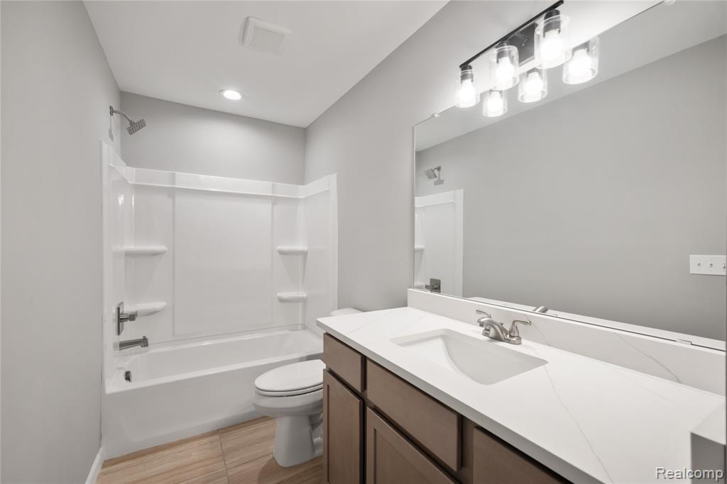 16085 Catalpa Ridge Drive, Holly, MI 48442 — Photo 16