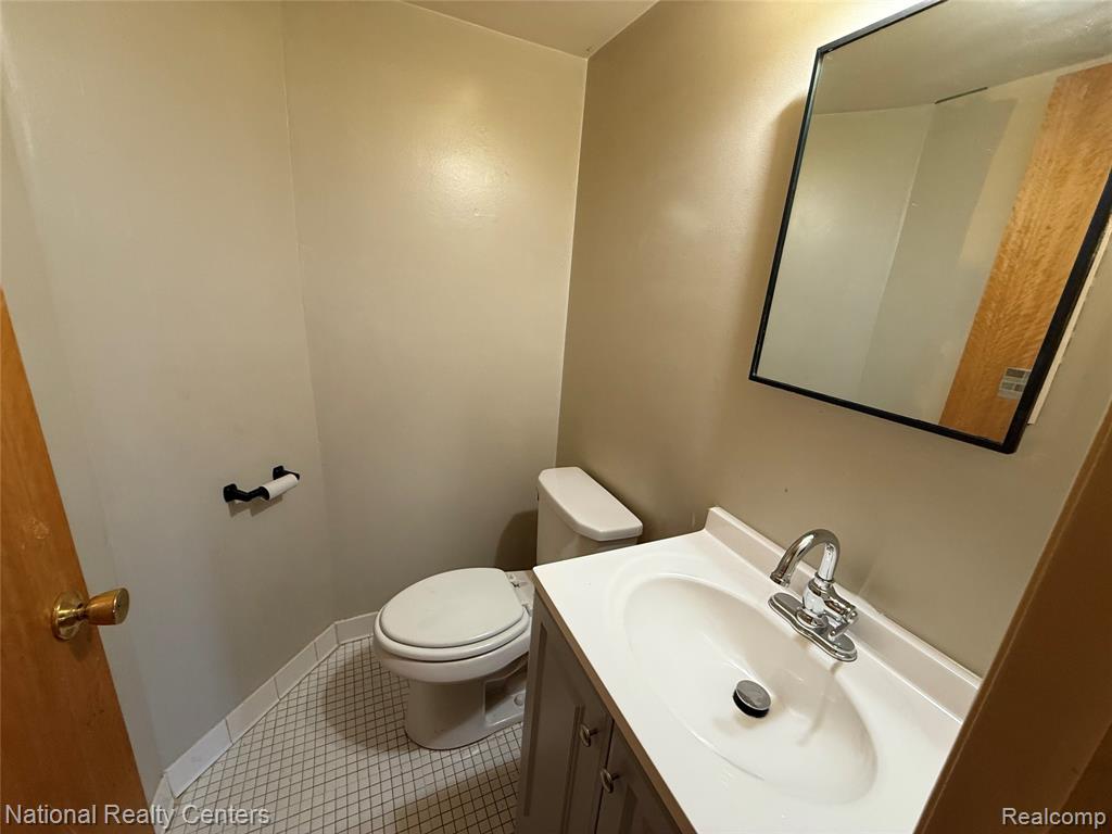 41846 Langley Drive, Sterling Heights, MI 48313 — Photo 7