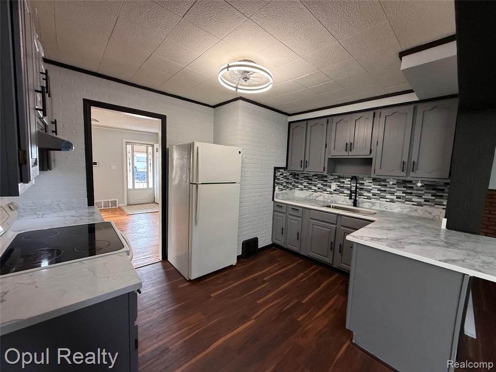 2084 New York Avenue, Lincoln Park, MI 48146 — Photo 24