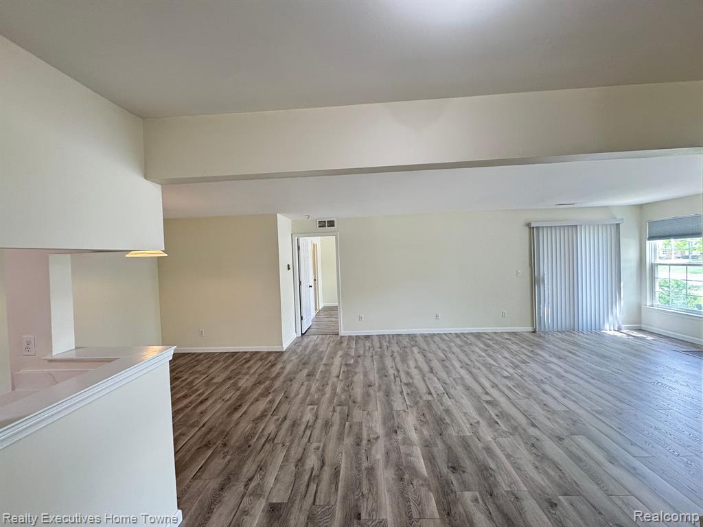 5685 PINE AIRES Drive, Sterling Heights, MI 48314 — Photo 10