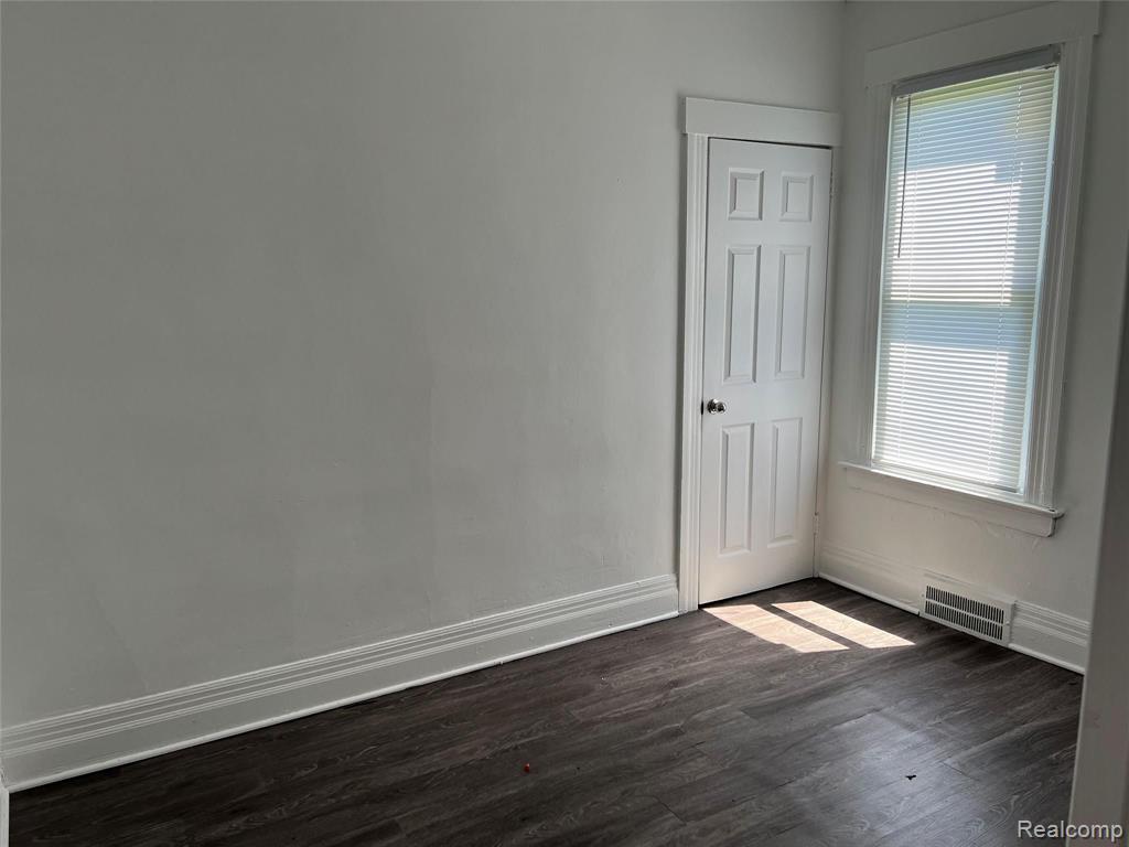2150/2152 CRANE Street, Detroit, MI 48214 — Photo 15
