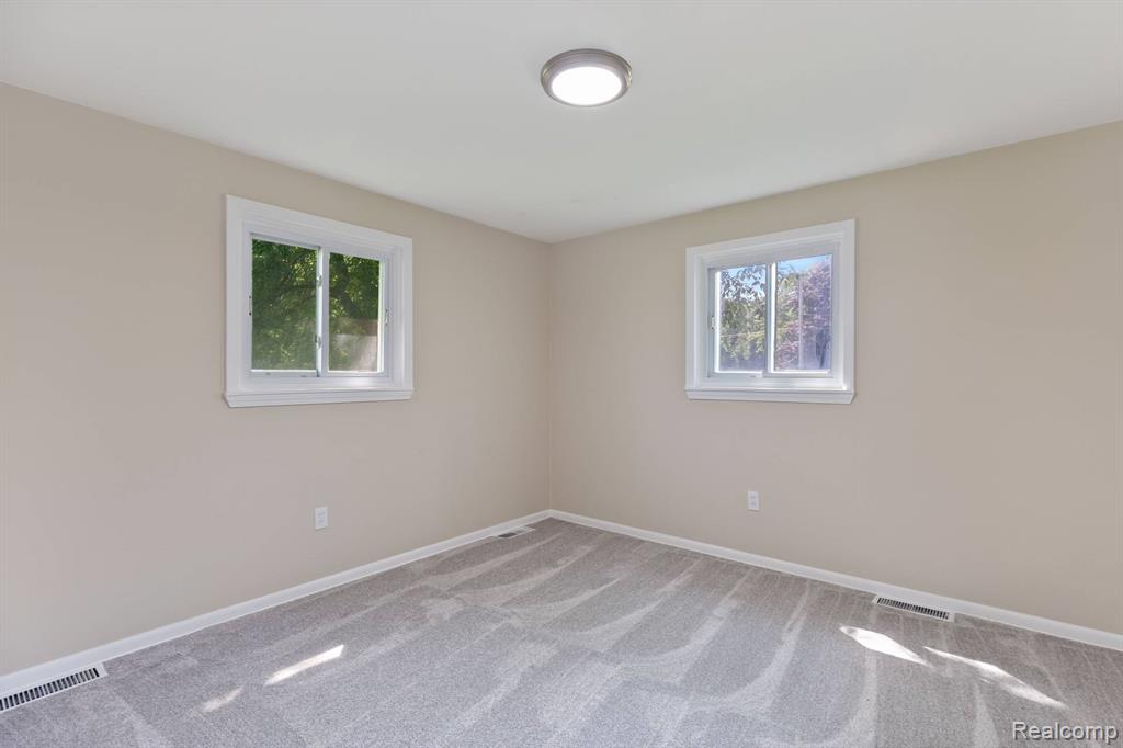 60859 Eyster Road, Rochester, MI 48306 — Photo 17