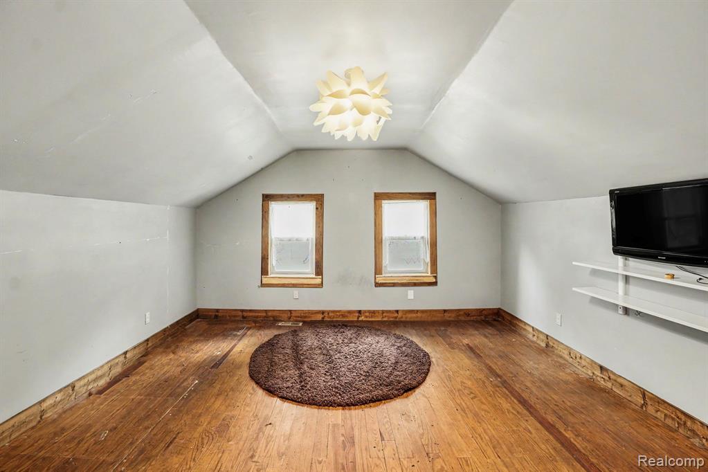 302 Hadley Street, Holly, MI 48442 — Photo 14