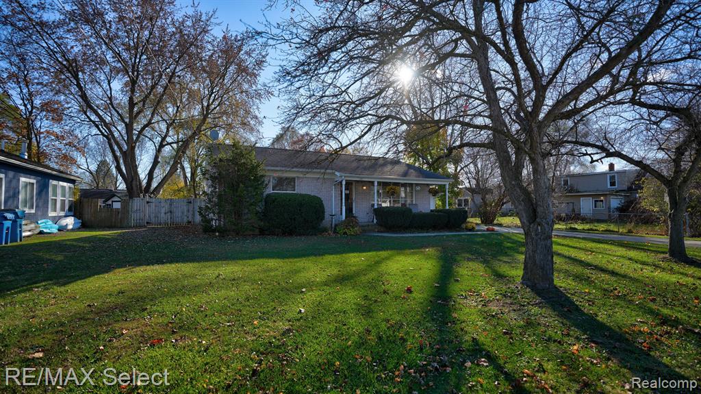 153 BEVINS Street, Holly, MI 48442 — Photo 4