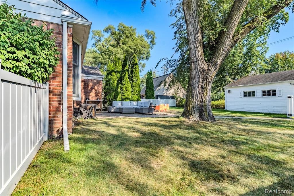 16991 Kirkshire Avenue, Beverly Hills, MI 48025 — Photo 29