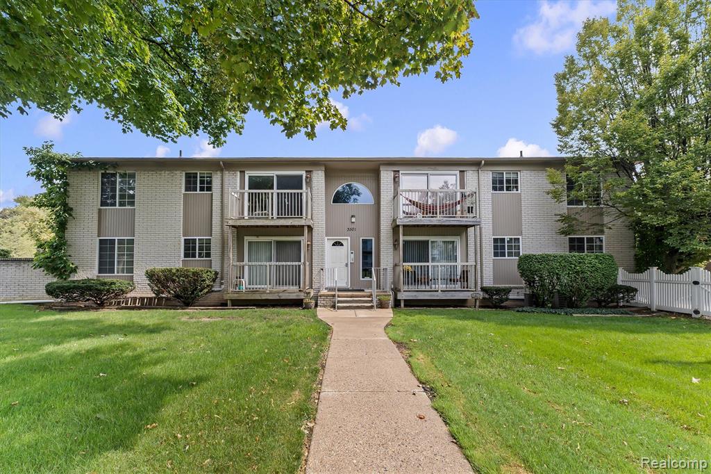 3501 W 14 Mile Road, 15, Royal Oak, MI 48073