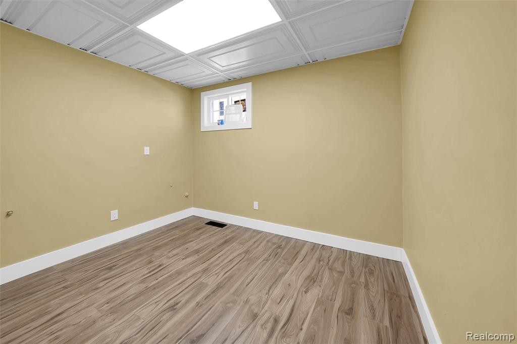 1095 W Huron Street, Waterford, MI 48328 — Photo 19