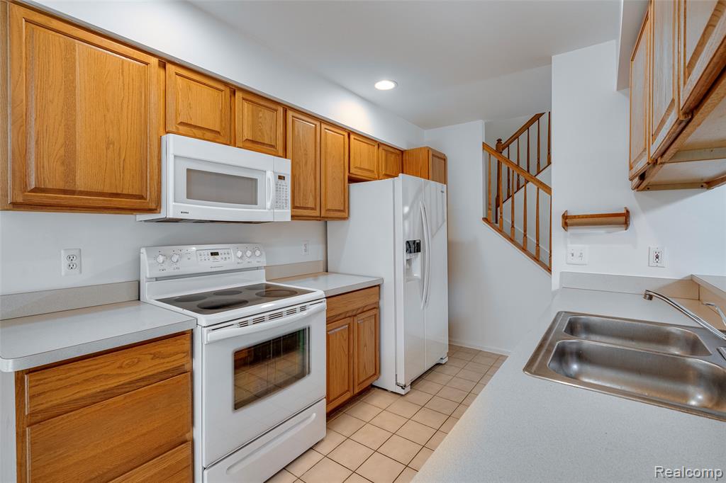 44981 Coachman Court, Canton, MI 48187 — Photo 23