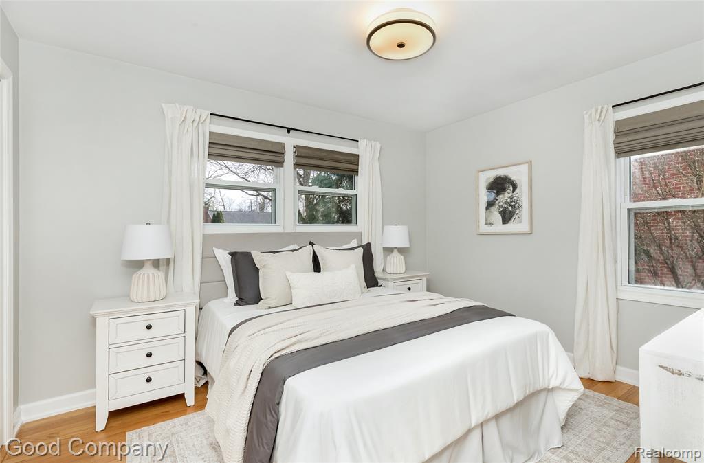 702 Orchard View Drive, Royal Oak, MI 48073 — Photo 12