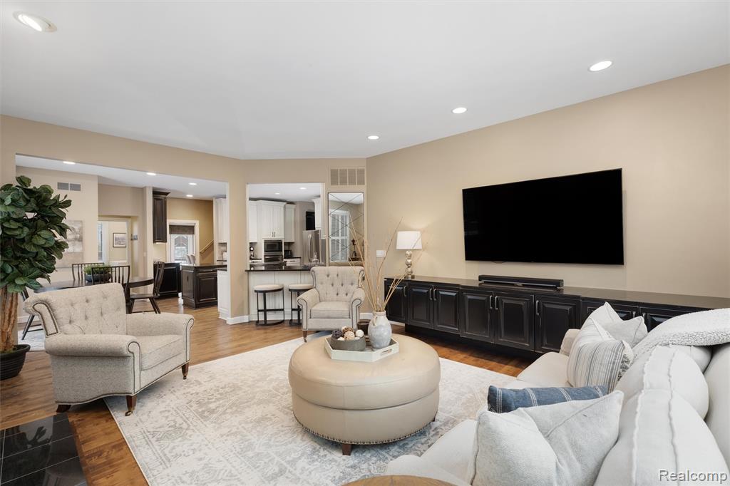49474 Pine Ridge Court, Plymouth, MI 48170 — Photo 23