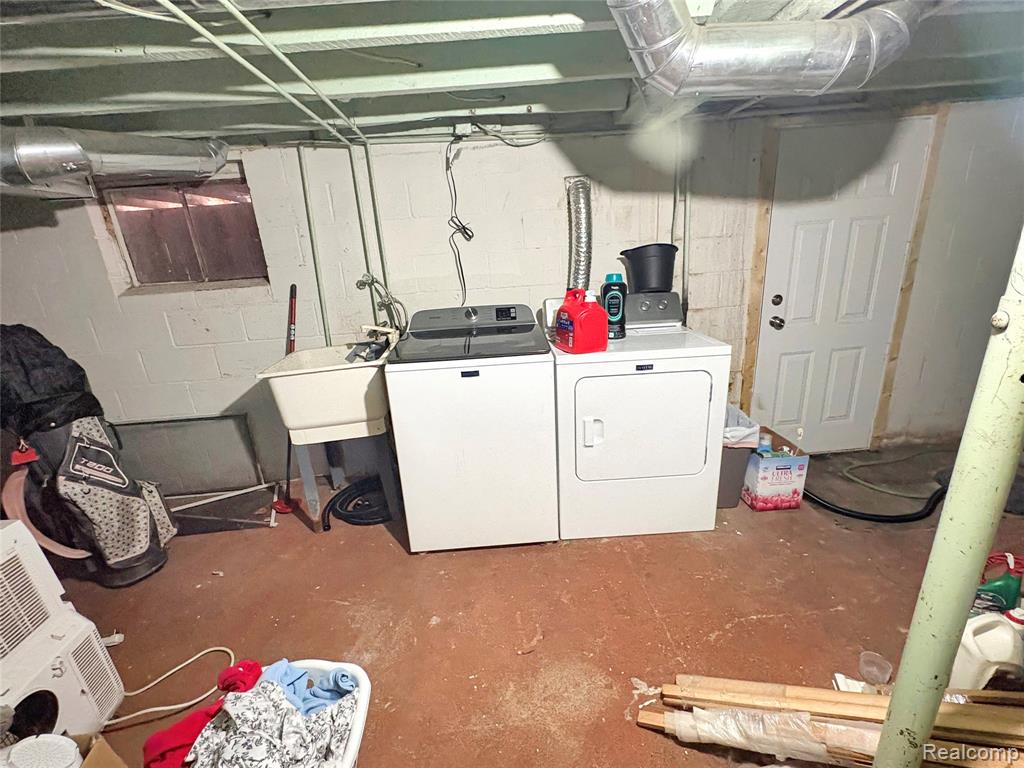 211 N Saginaw Street N, Holly, MI 48442 — Photo 35