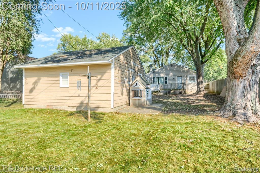 5241 Drayton Road, Clarkston, MI — Photo 5