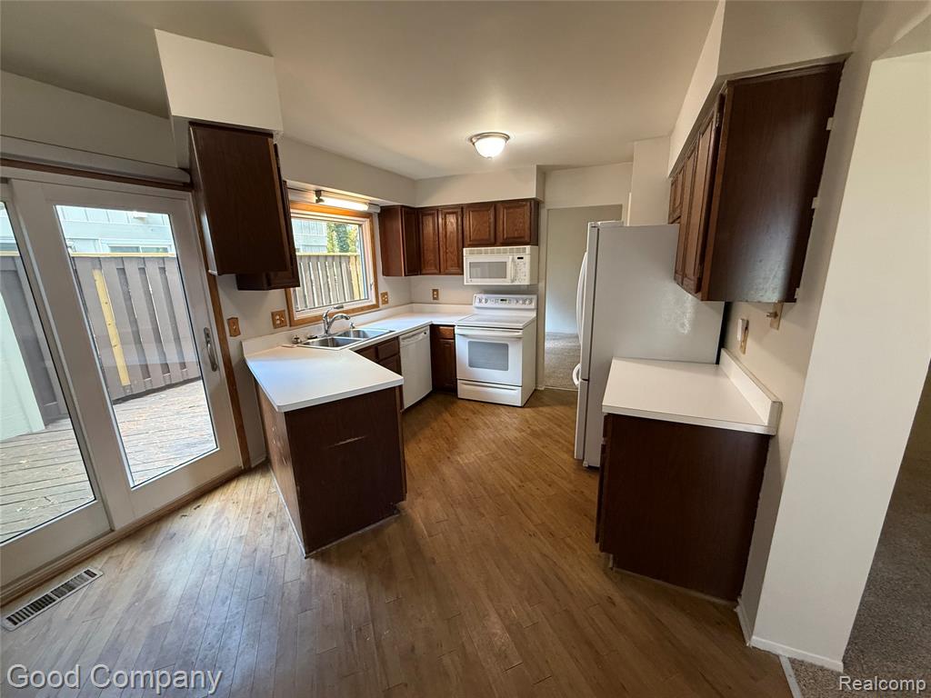 5584 N Adams Way, Bloomfield Hills, MI 48302 — Photo 7