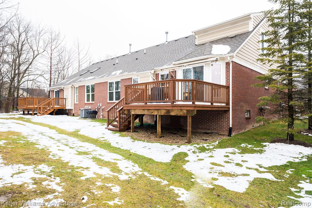 40807 Lenox Park Drive, Novi, MI 48377 — Photo 36