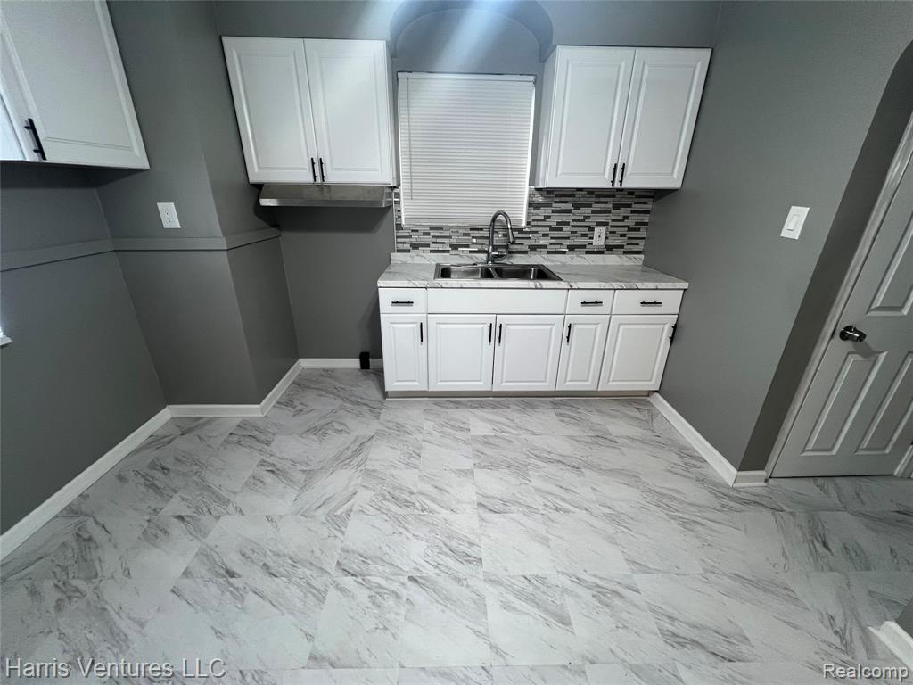 9527 E Outer Drive, Detroit, MI 48213 — Photo 21