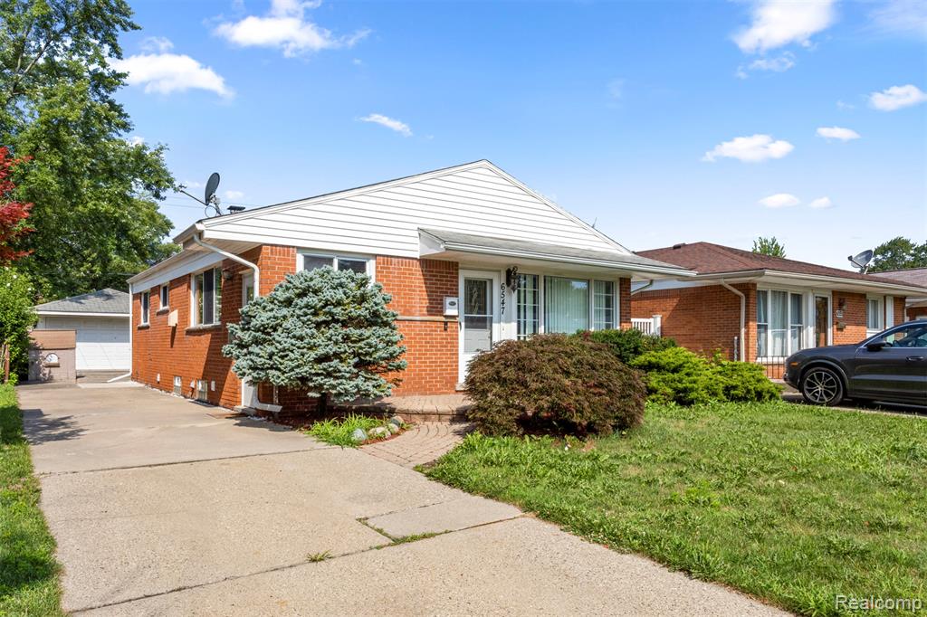 6547 Colonial Street, Dearborn Heights, MI 48127 — Photo 2