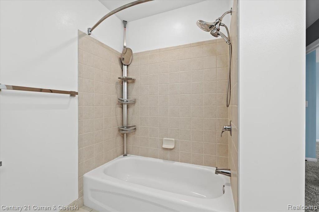 44679 HEATHER Lane, Canton, MI 48187 — Photo 23