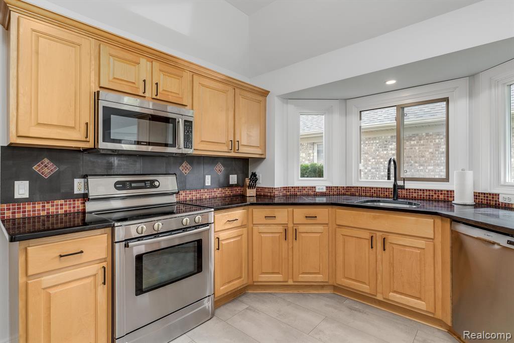 54591 Hibiscus Drive, Macomb, MI 48042 — Photo 13