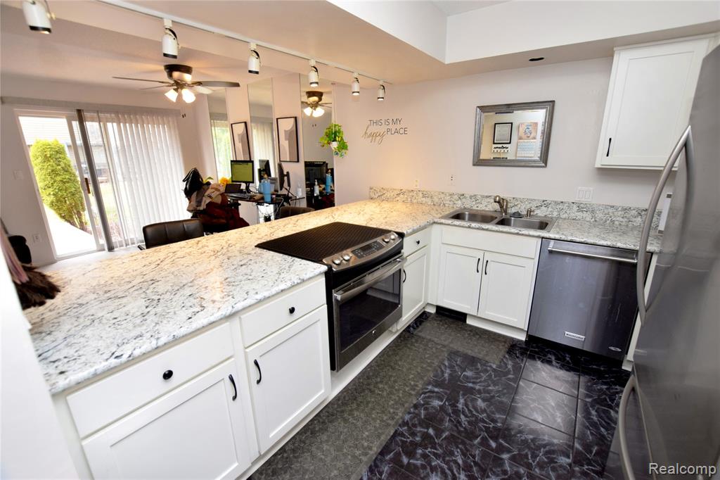 2525 White Oak Place, Flint, MI 48532
