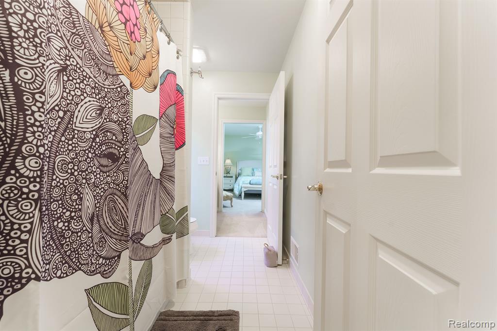 10769 CLIFFVIEW Drive, South Lyon, MI 48178 — Photo 33