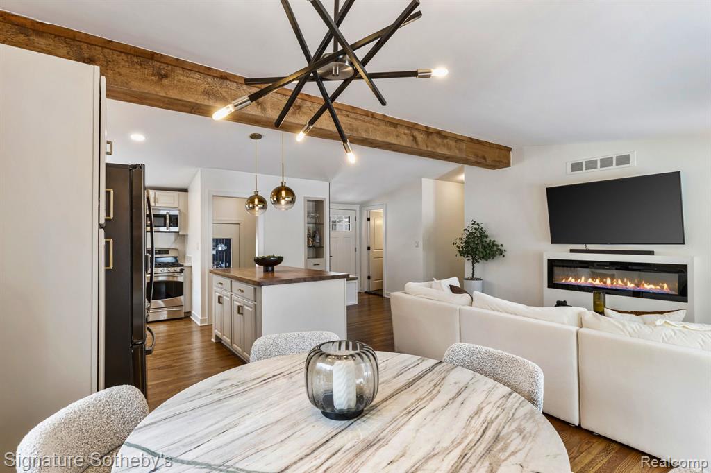 811 NORWICH Street, Birmingham, MI 48009 — Photo 7