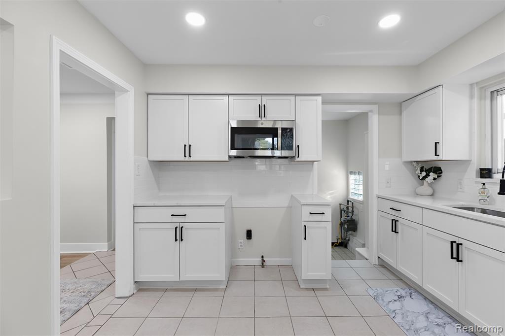 4455 Hipp Street, Dearborn Heights, MI 48125 — Photo 19