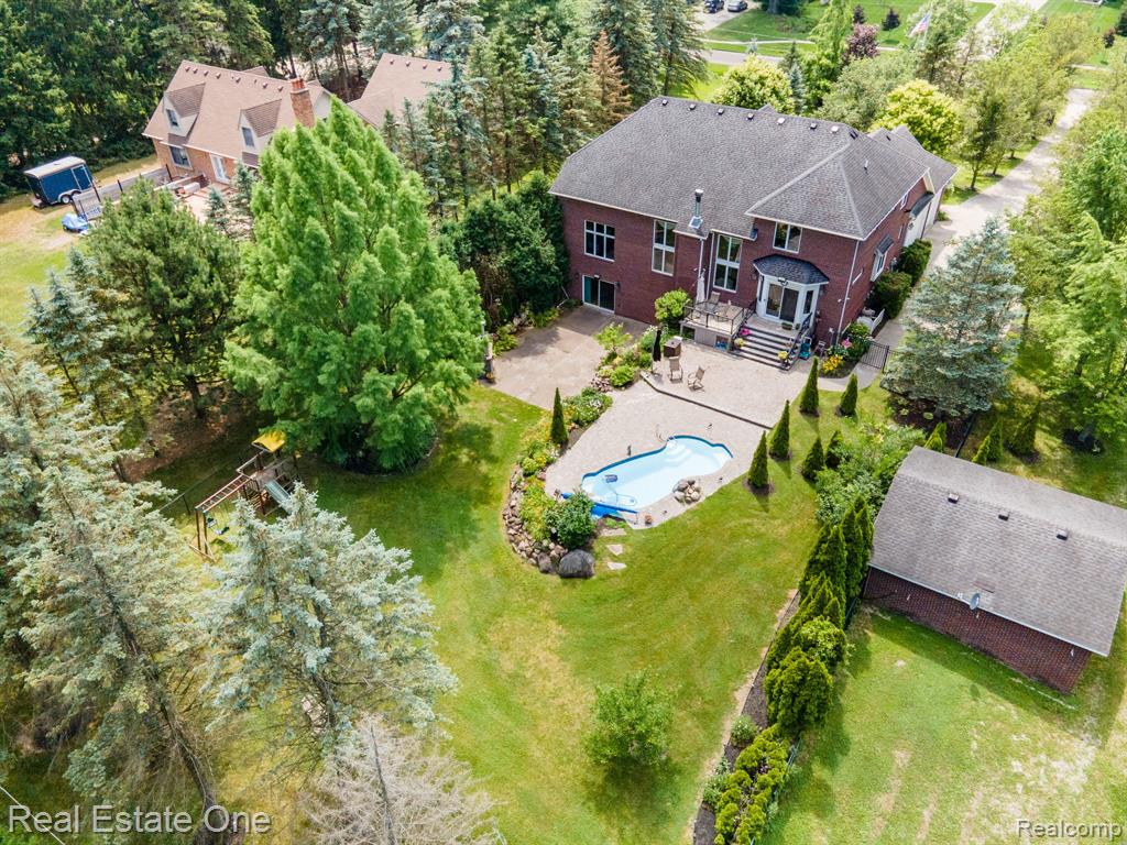 6120 EVANSWOOD Road, Troy, MI, 48085