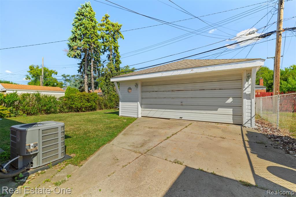 524 Pagel Avenue, Lincoln Park, MI 48146 — Photo 23