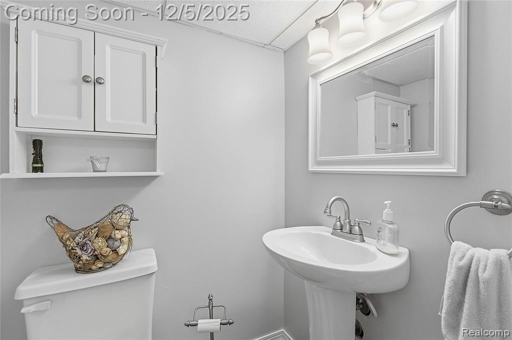 8121 Edward, Center Line, MI 48015 — Photo 19