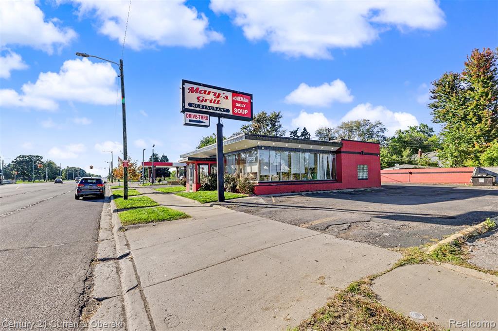 20804 Plymouth Road, Detroit, MI 48228