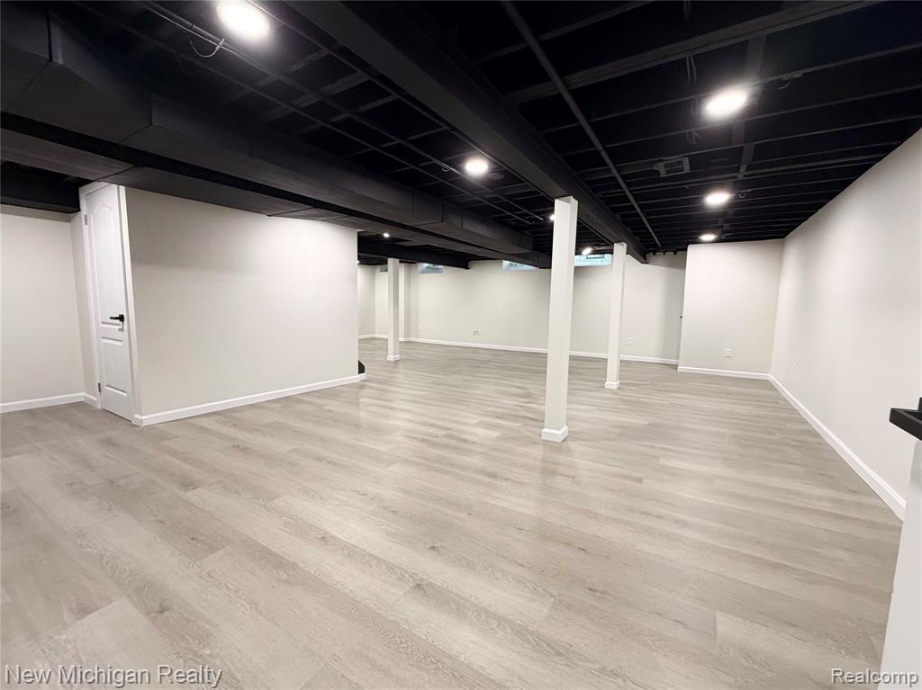 650 Deerfield Court, Rochester Hills, MI 48309 — Photo 35
