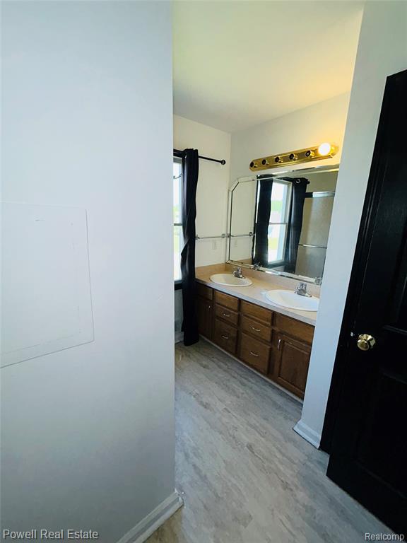 2335 Pebble Creek Drive N, Flushing, MI 48433 — Photo 24