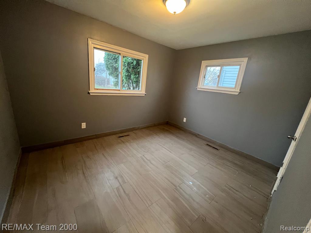6365 HELEN Street, Garden City, MI — Photo 4