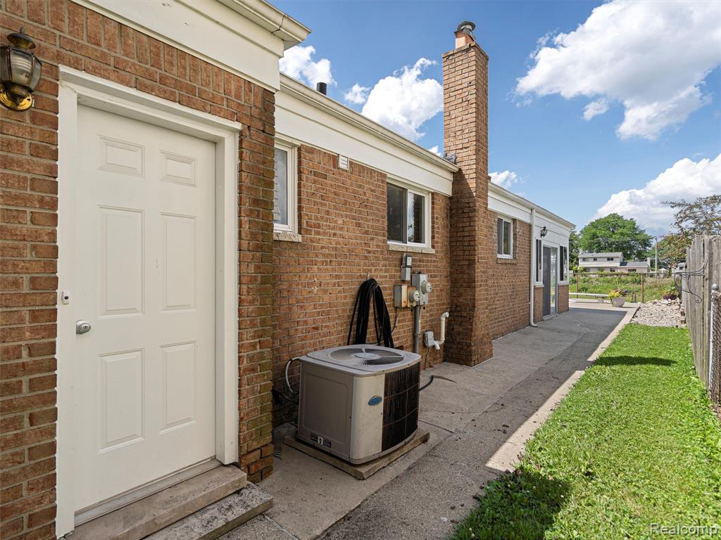 4971 Chadbourne Drive, Sterling Heights, MI 48310 — Photo 6
