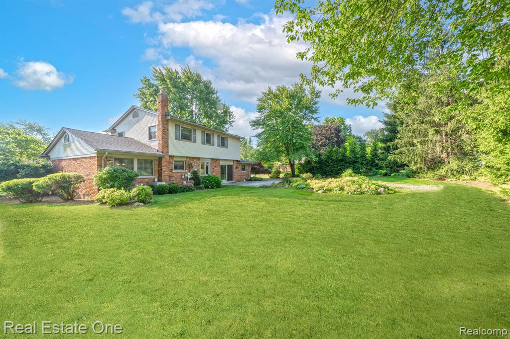 563 MILLSTONE Drive, Rochester Hills, MI 48309 — Photo 14