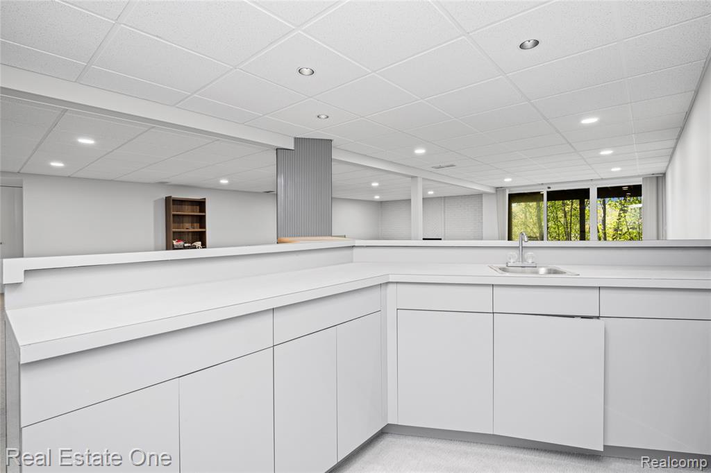 5000 Mirror Lake Court, 19, West Bloomfield, MI 48323 — Photo 47